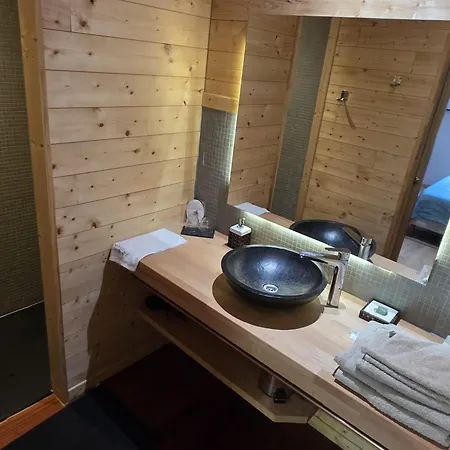 Les Inattendus Bed & Breakfast *